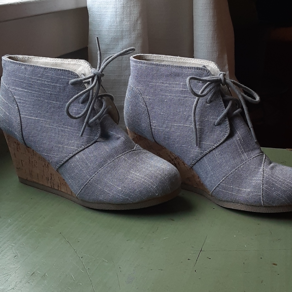 Soda gray booties. - Picture 1 of 7